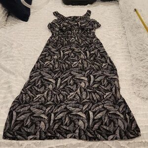 Black and white tropical Merona maxi dress size L!